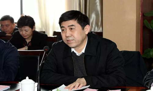 贺久长1960出生,2013年2月-2015年6月任延长石油总经理,2015年6月