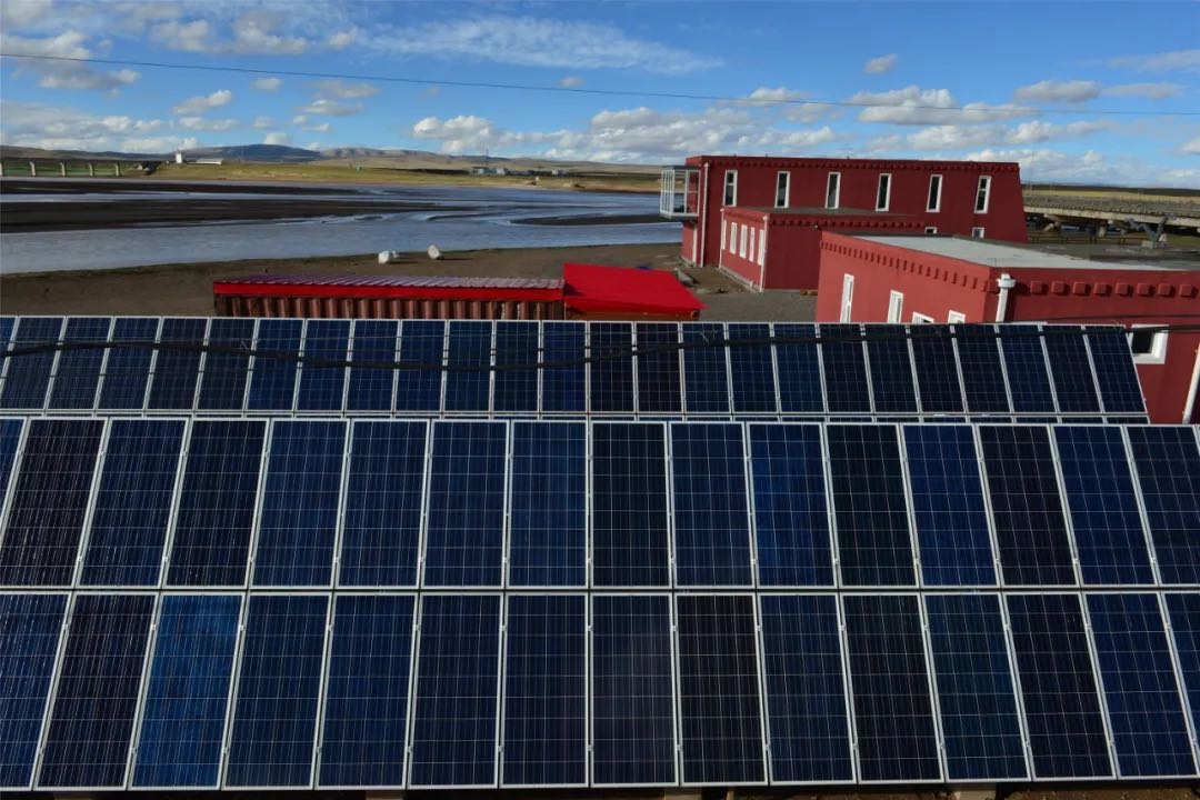 英利15吉瓦光伏扶贫电站助力打赢脱贫攻坚战